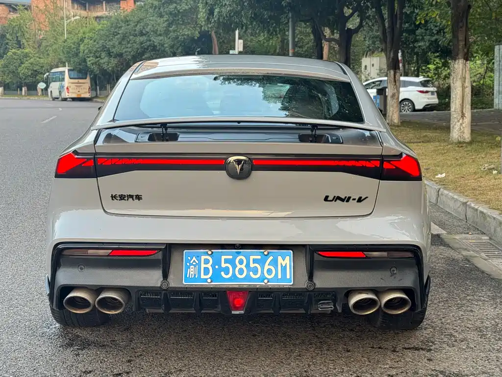 Changan UNI-V 2022 2.0T
