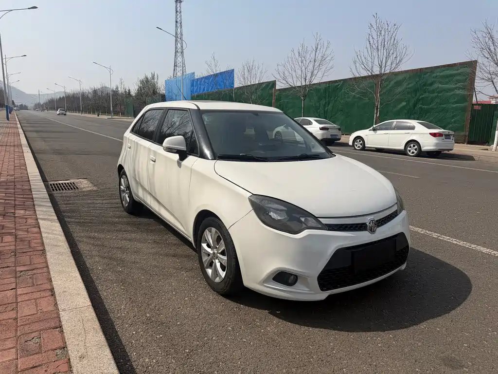 MG 3 2013 1.5L AMT Elite