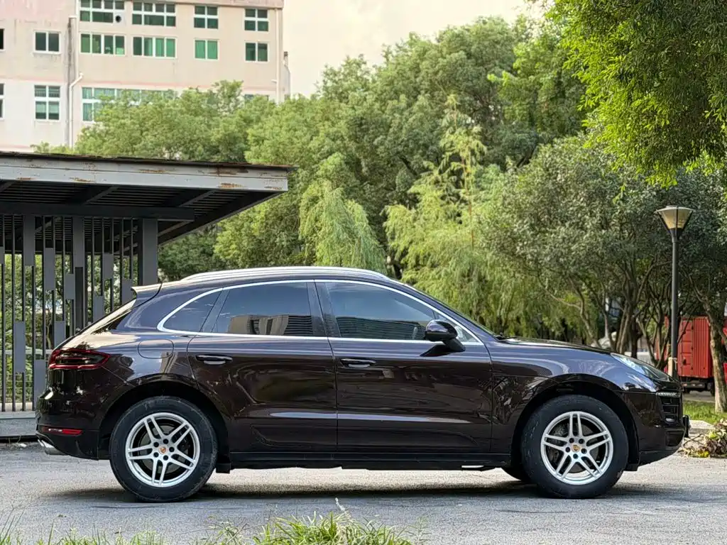 Porsche Macan — миниатюра 7