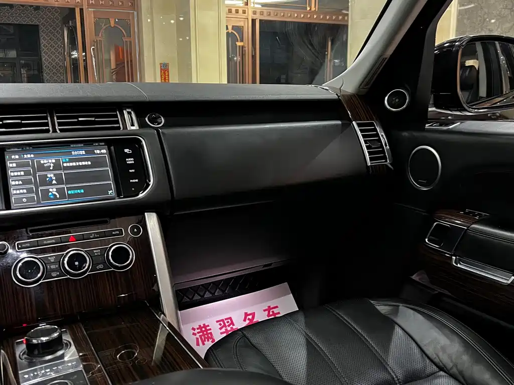 Land Rover Range Rover — миниатюра 21