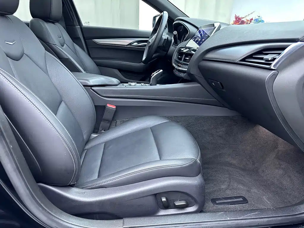 Cadillac CT5 — миниатюра 9