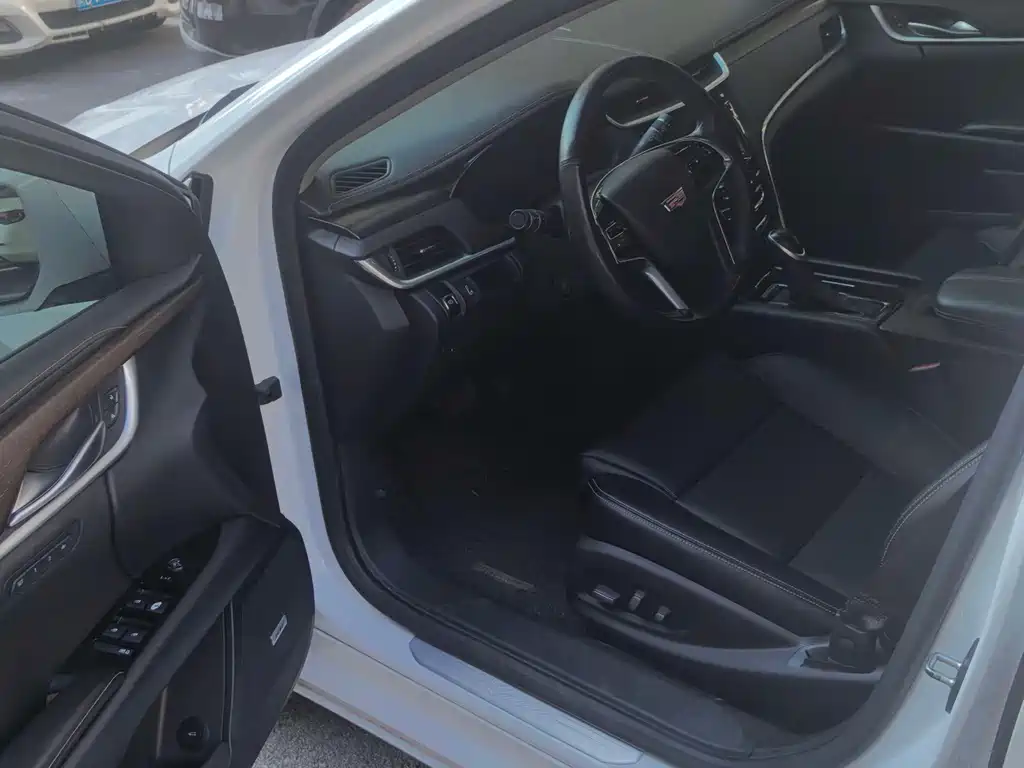Cadillac XTS — миниатюра 4