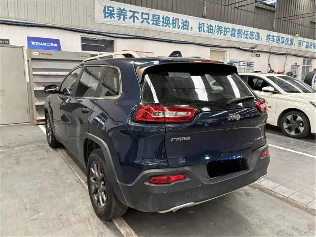 Jeep Cherokee — миниатюра 9