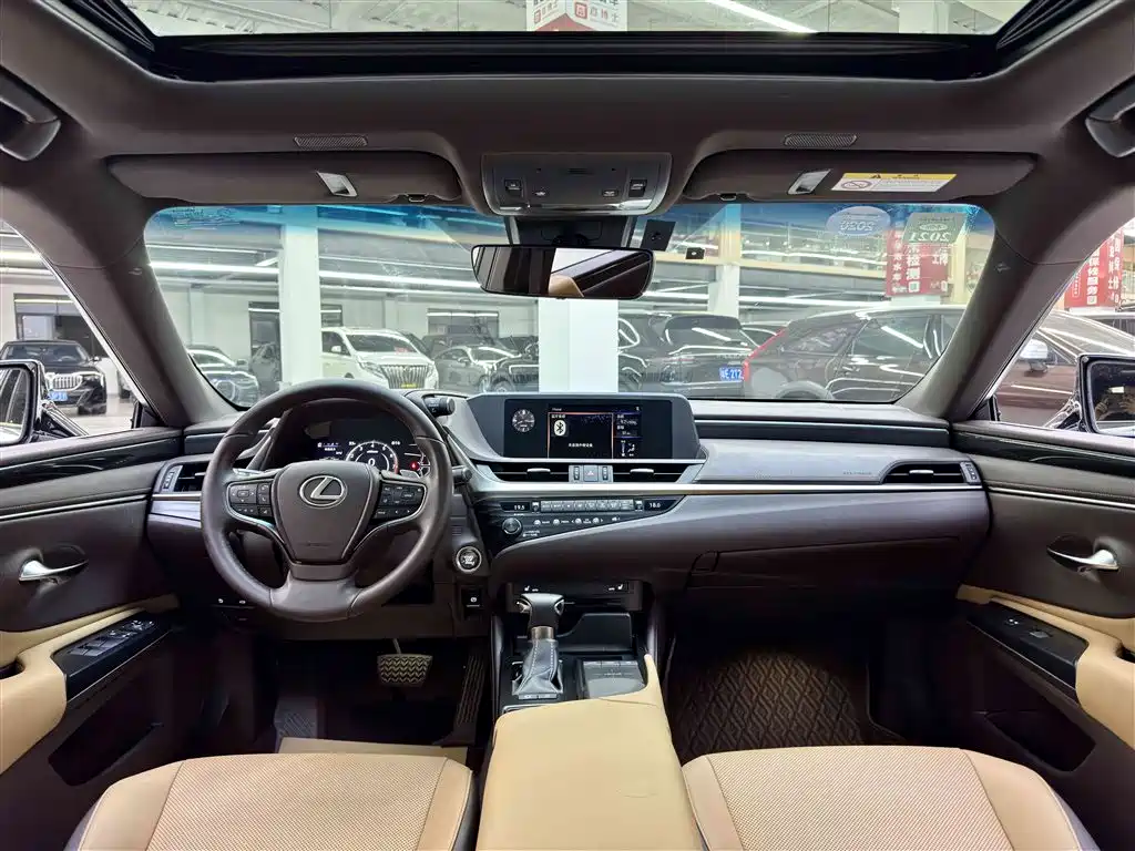 Lexus ES — миниатюра 12