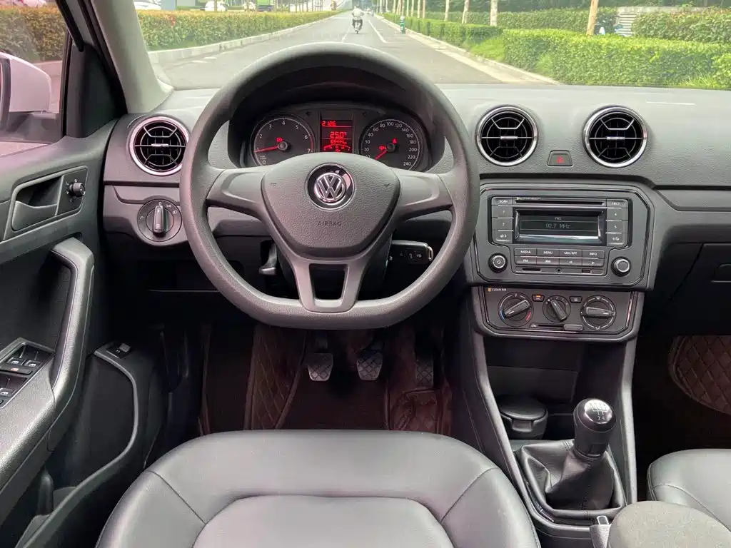 Volkswagen Jetta — миниатюра 8