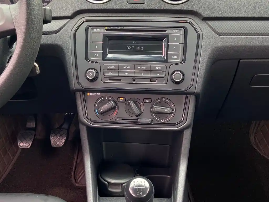 Volkswagen Jetta — миниатюра 11