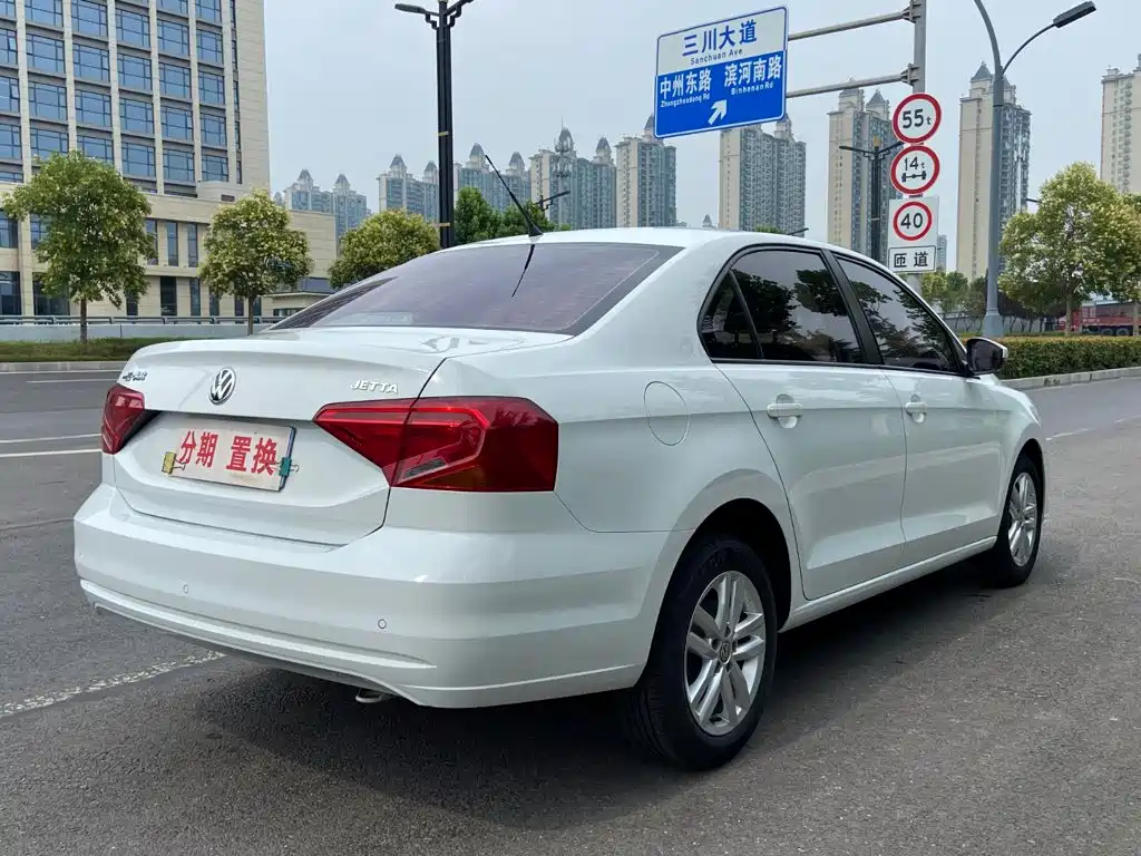 Volkswagen Jetta — миниатюра 12