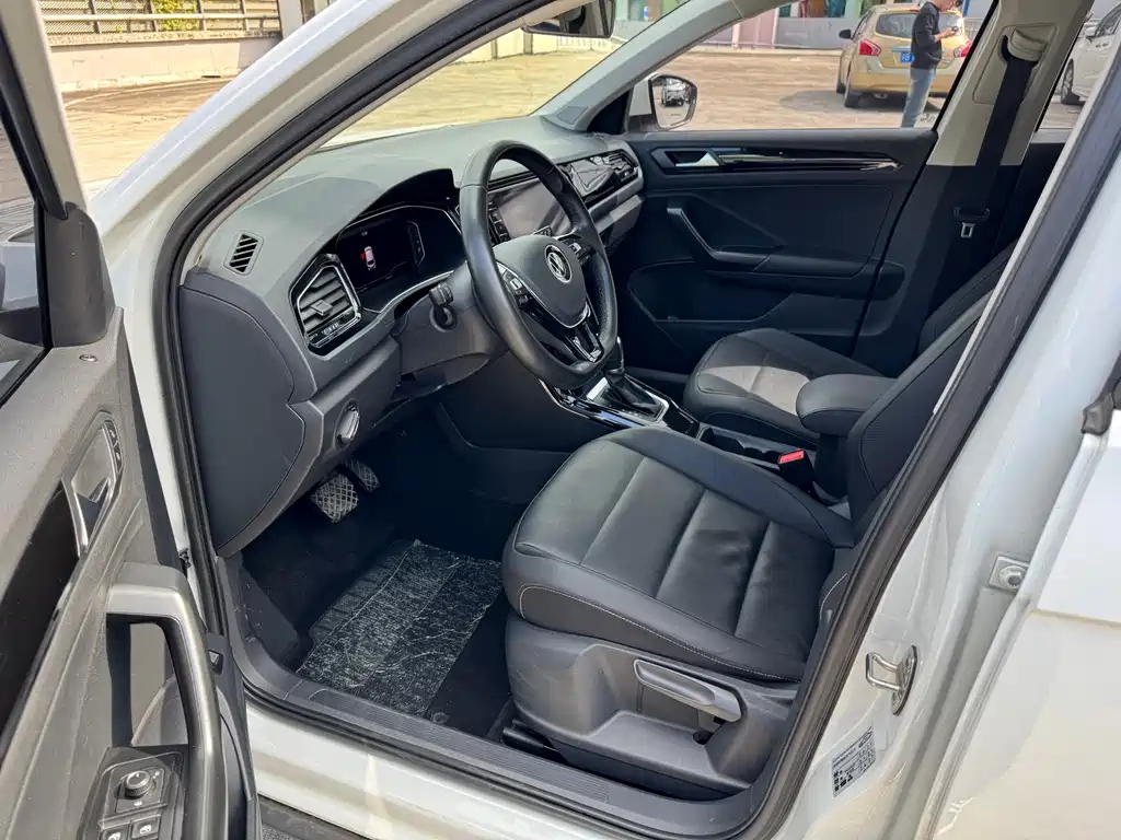 VOLKSWAGEN T ROC EXPLORING SONGS