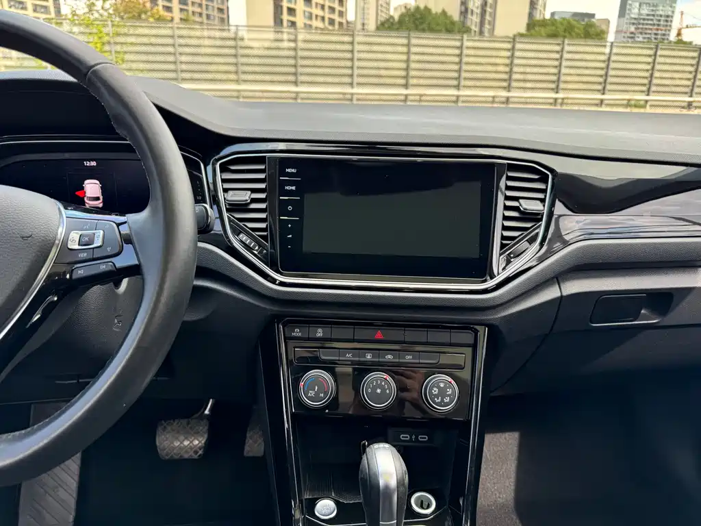 VOLKSWAGEN T ROC EXPLORING SONGS