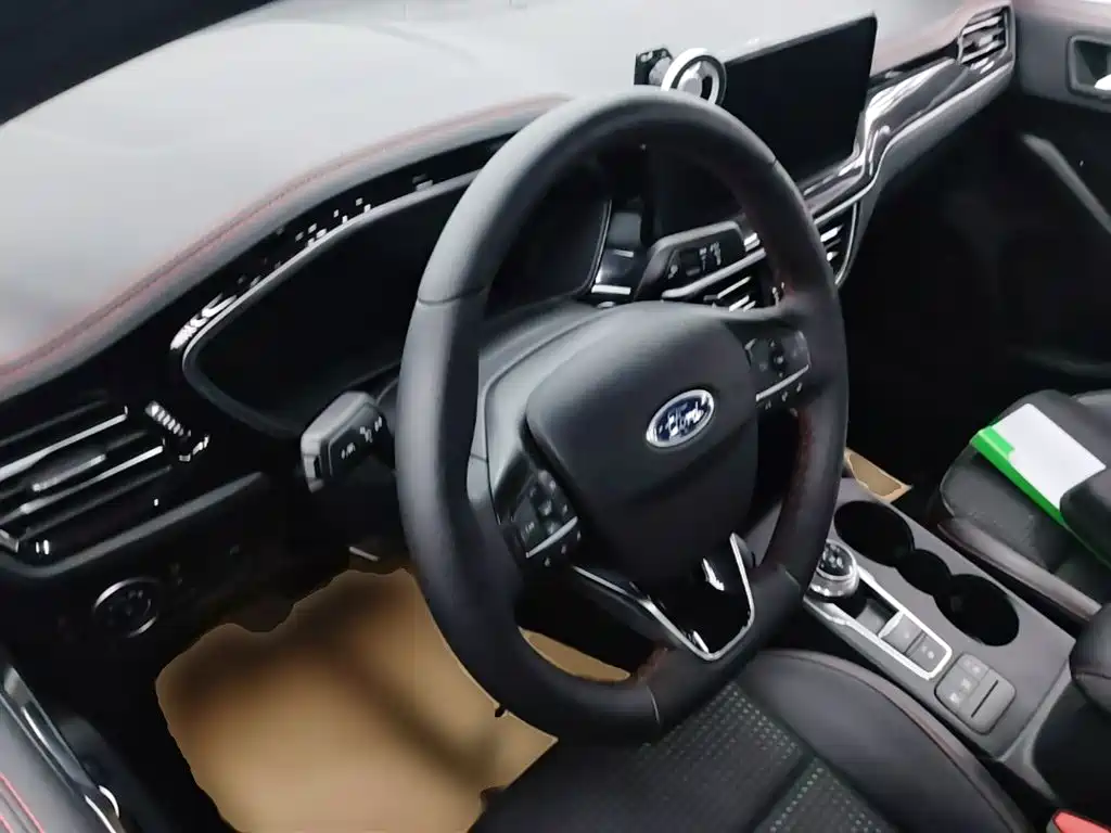 Ford Focus — миниатюра 11