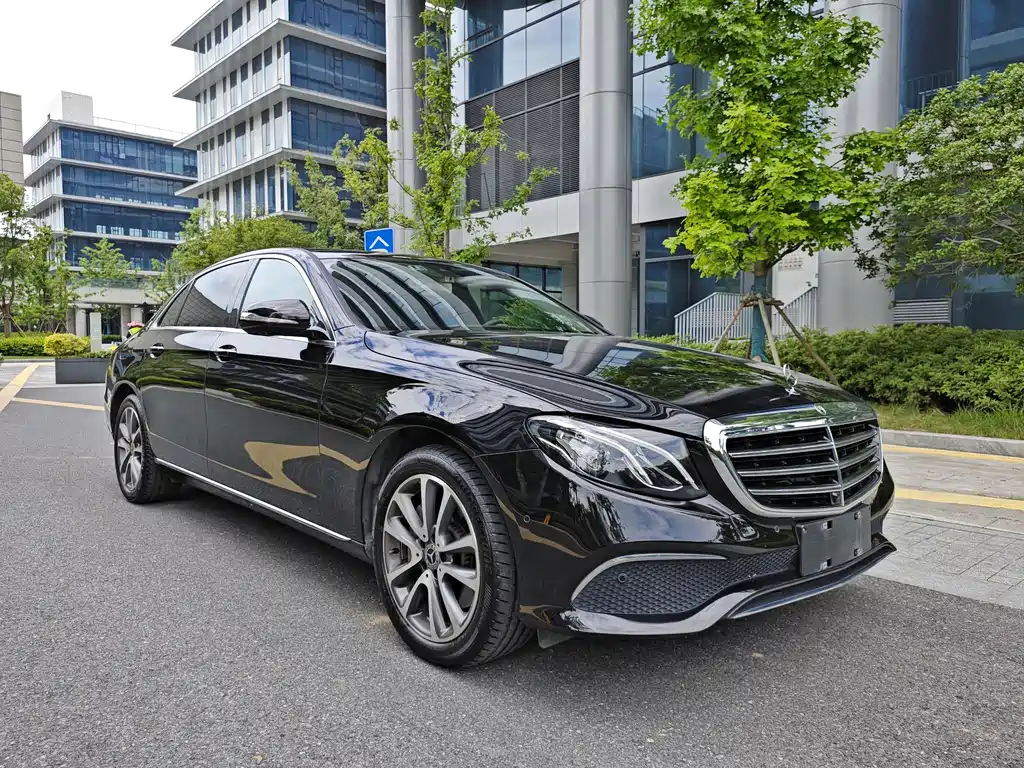 Mercedes-Benz E-Class E 2019 E 300 L Fashion