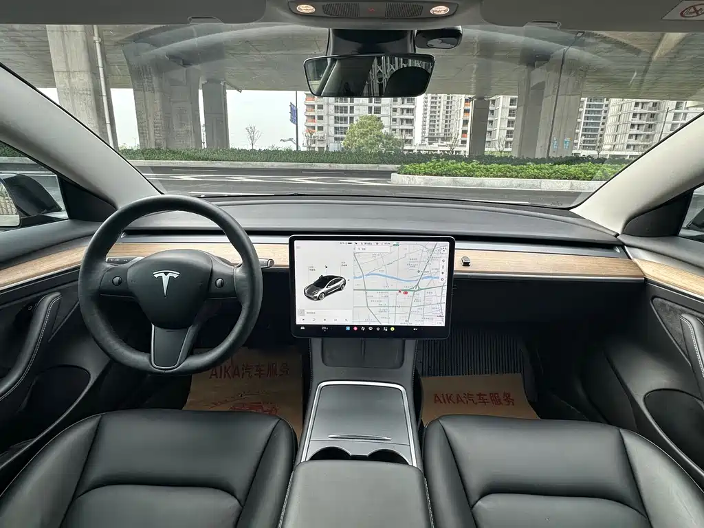 Tesla Model 3 — миниатюра 13