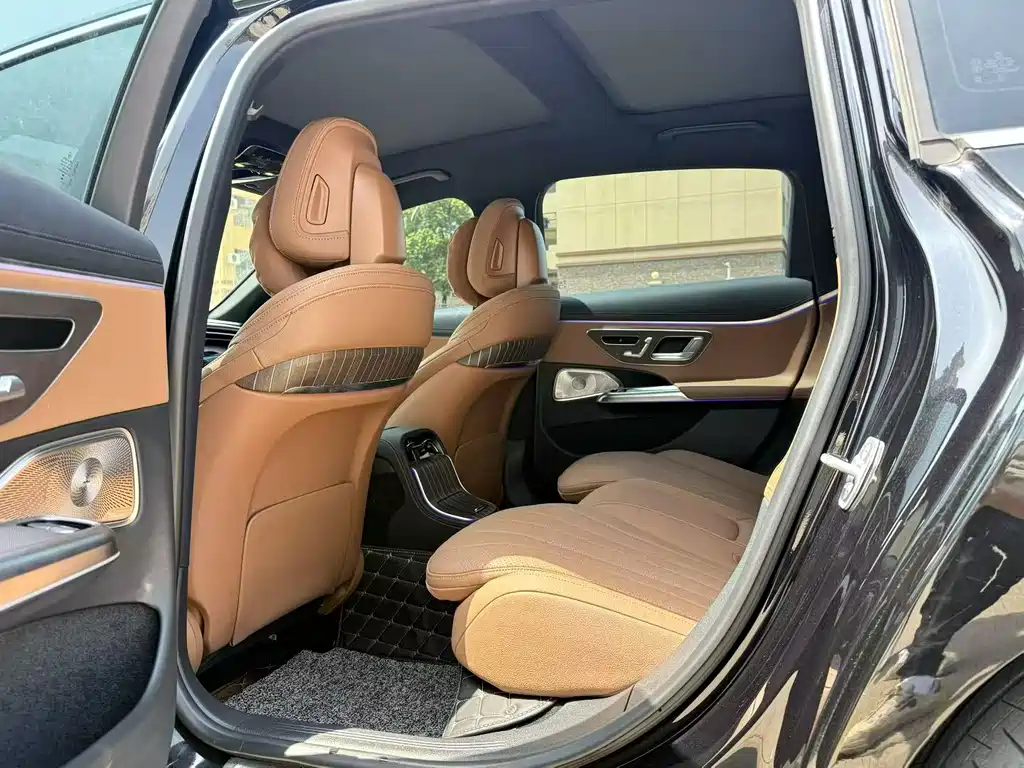 Mercedes-Benz E-Class — миниатюра 5