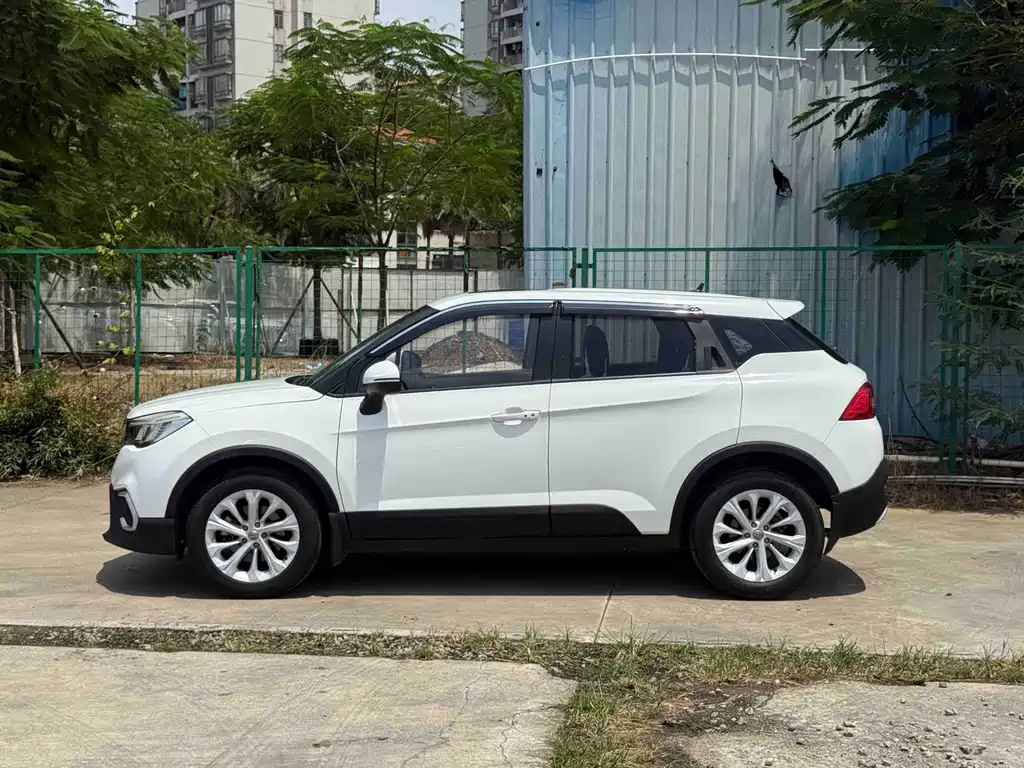 Brilliance V3 1.5L Manual Smart Type, фото 3