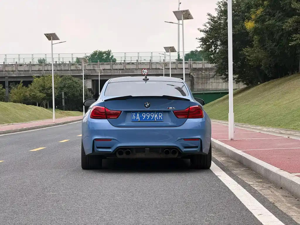 BMW M4 — миниатюра 6