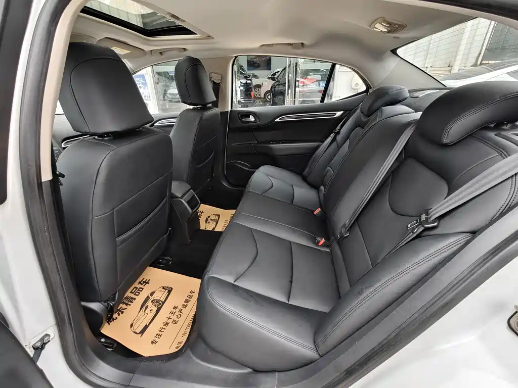 Citroen C4L — миниатюра 8