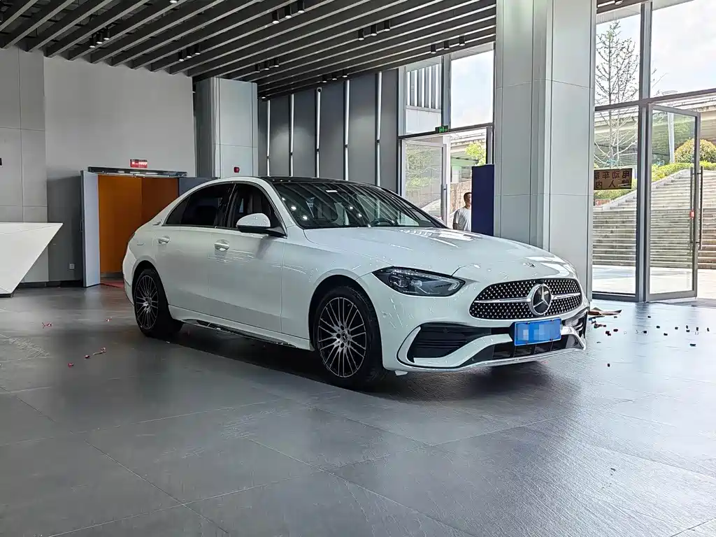 Mercedes-Benz C-Class — миниатюра 3