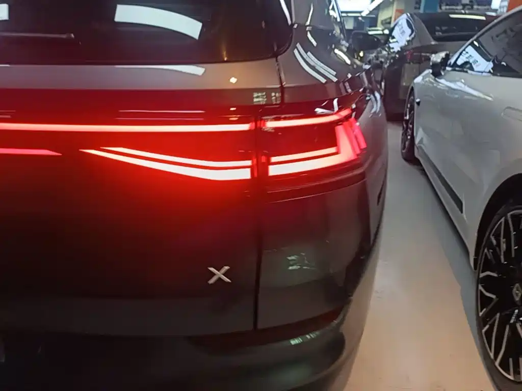 Volkswagen ID.6 X — миниатюра 8