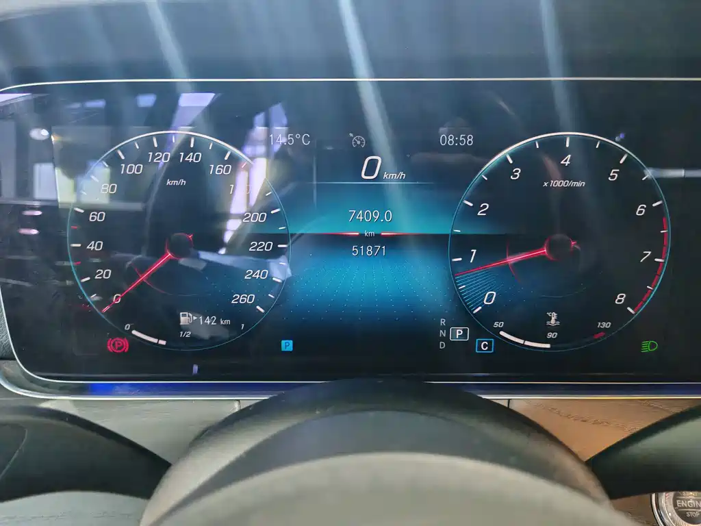 MERCEDES-BENZ E CLASS