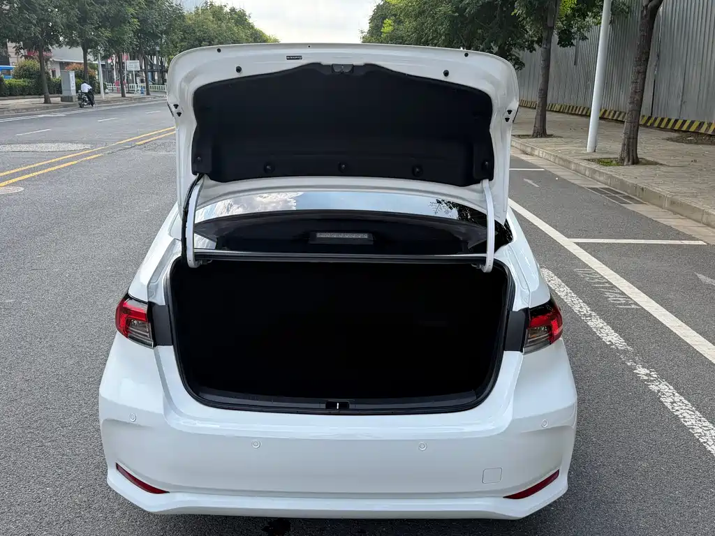 Toyota Corolla — миниатюра 14