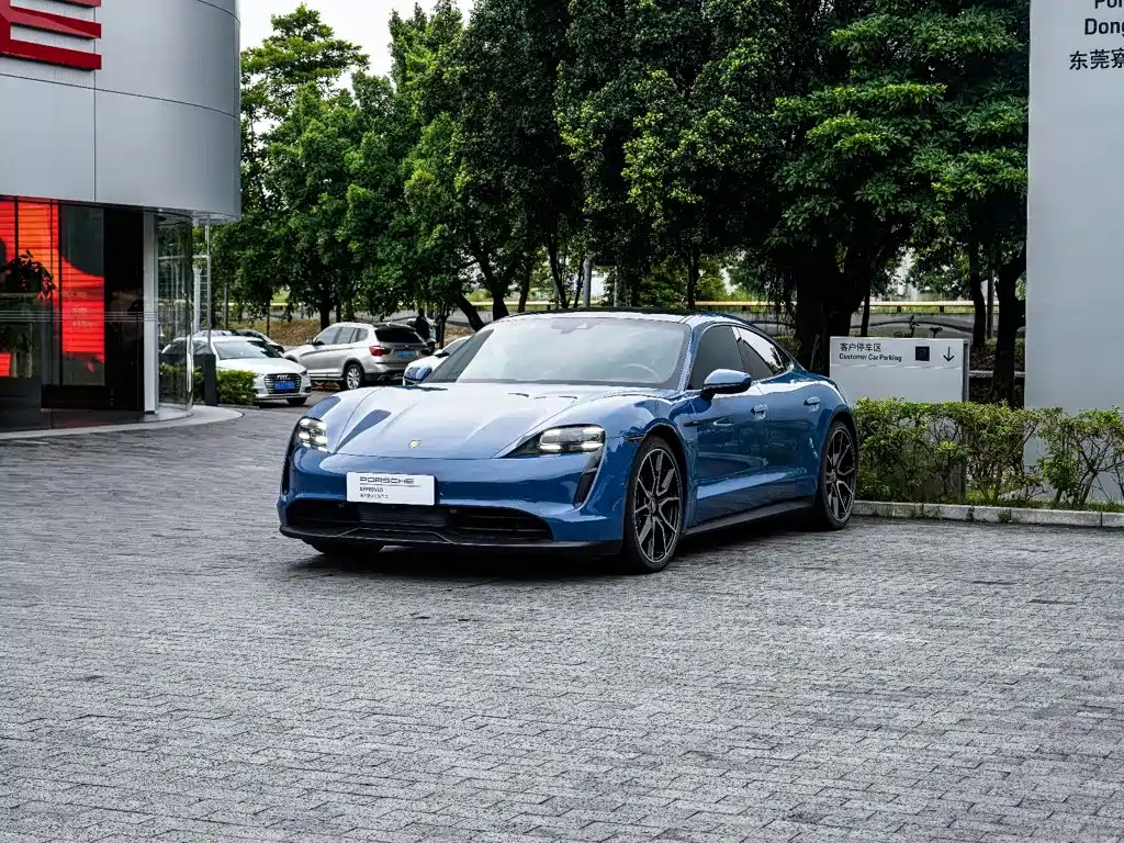 Porsche Taycan — миниатюра 11
