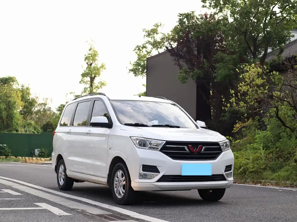Wuling Hongguang — миниатюра 3