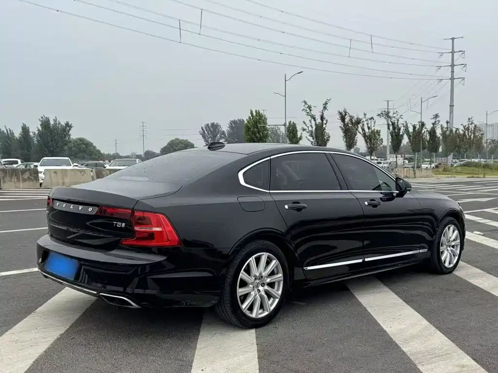 Volvo S90 — миниатюра 16