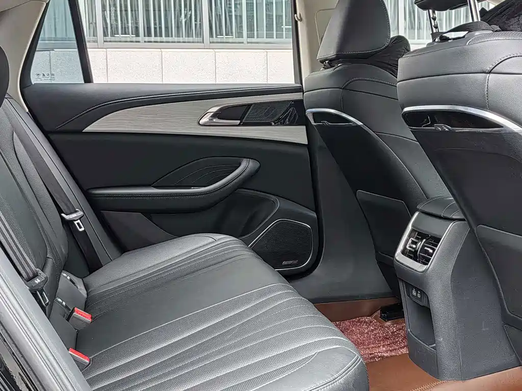Hongqi Hongqi H5 — миниатюра 9