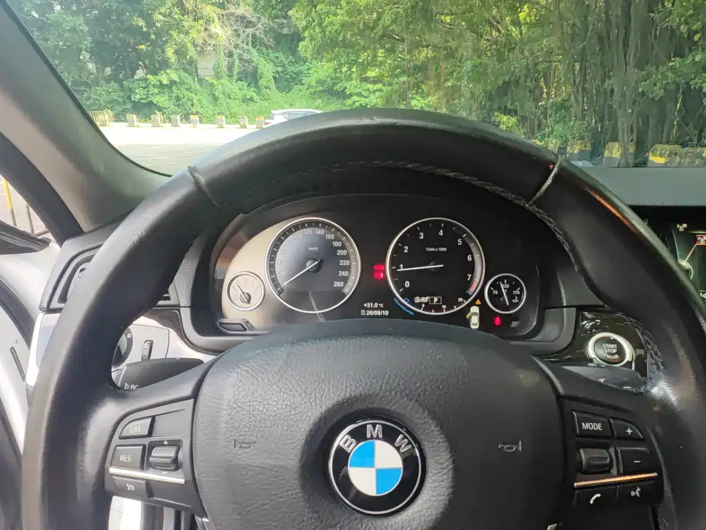 BMW 5 Series — миниатюра 10