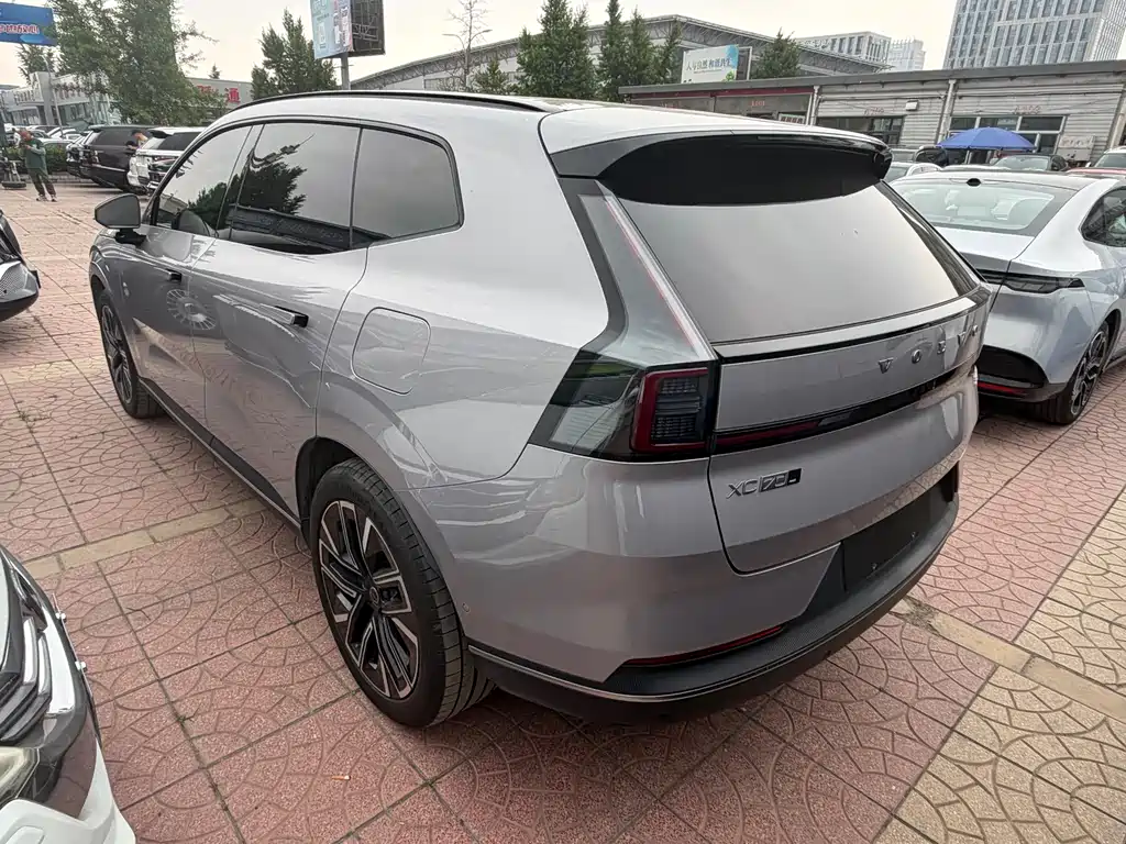 Volvo XC70 2026 Plus