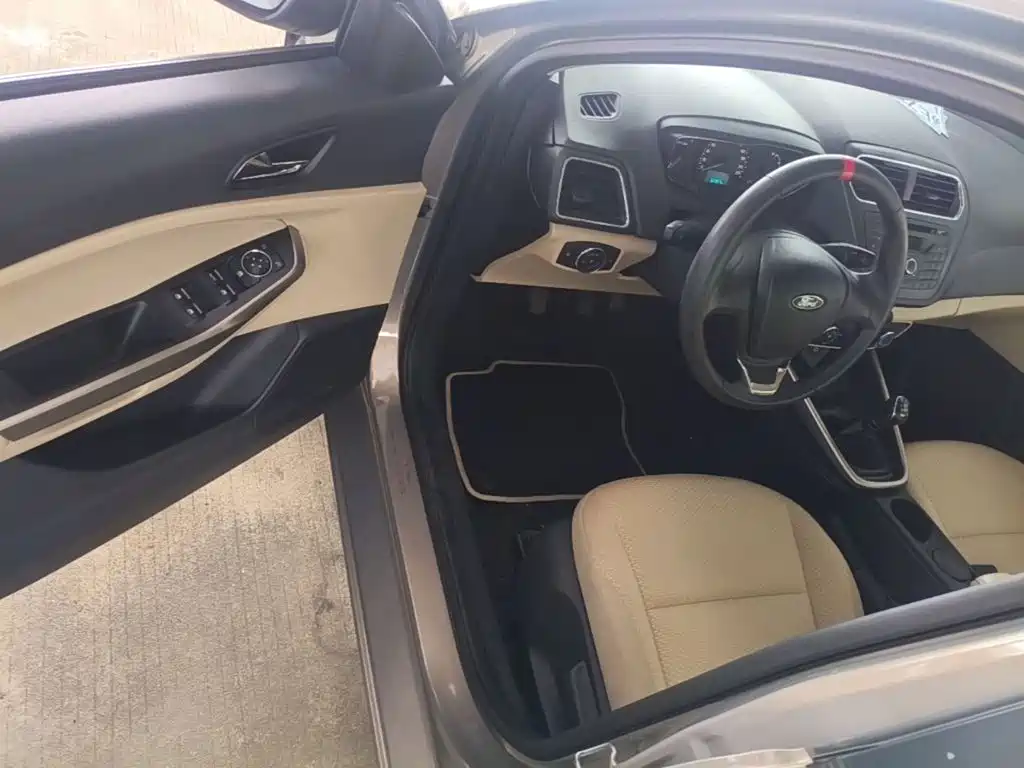 Ford Escort — миниатюра 16