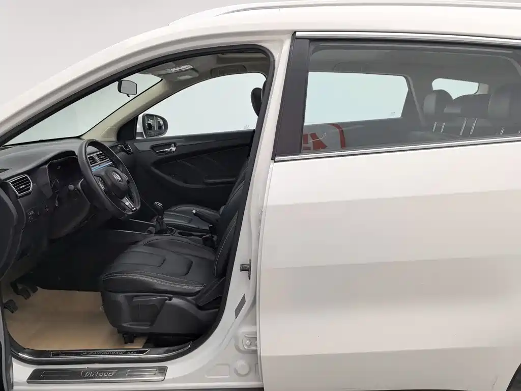 Dongfeng 580 2016 1.8L MT Comfort