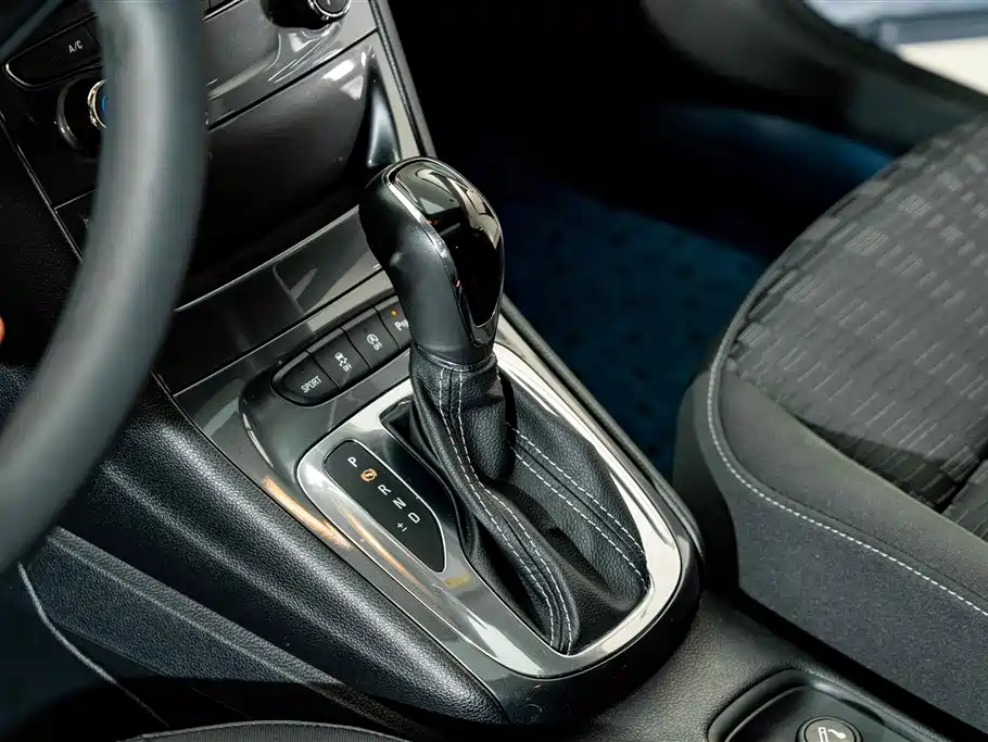Buick Verano — миниатюра 11