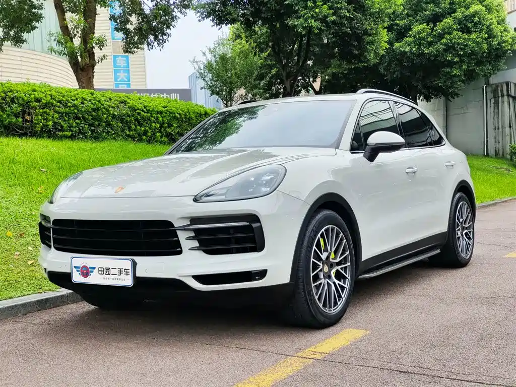 Porsche Cayenne Hybrid 2021