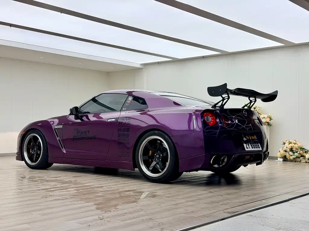Nissan GT-R 3.8T Premium Edition, фото 6