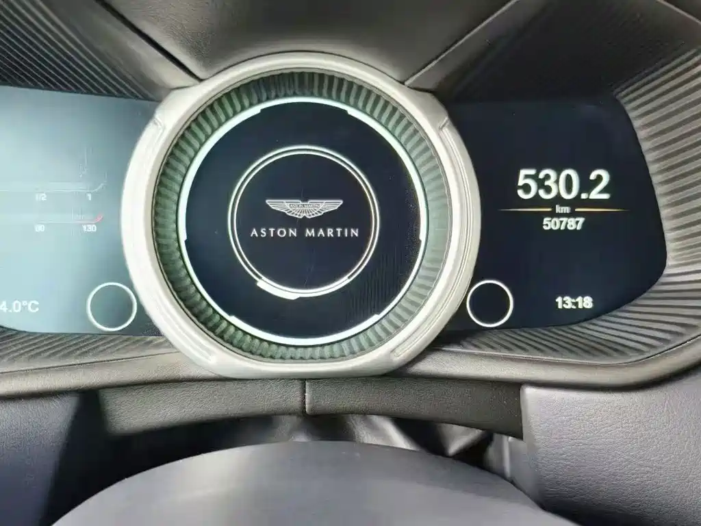 Aston Martin DB11 4.0T V8 Coupe, фото 6
