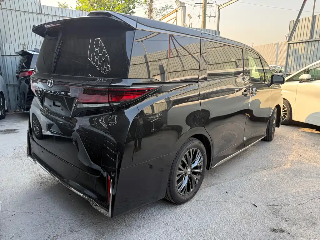 Toyota Vellfire 2025 2.5L