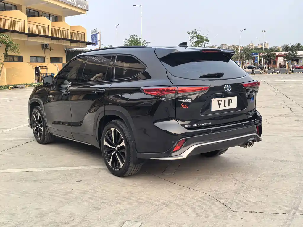 Toyota Crown Kluger — миниатюра 4