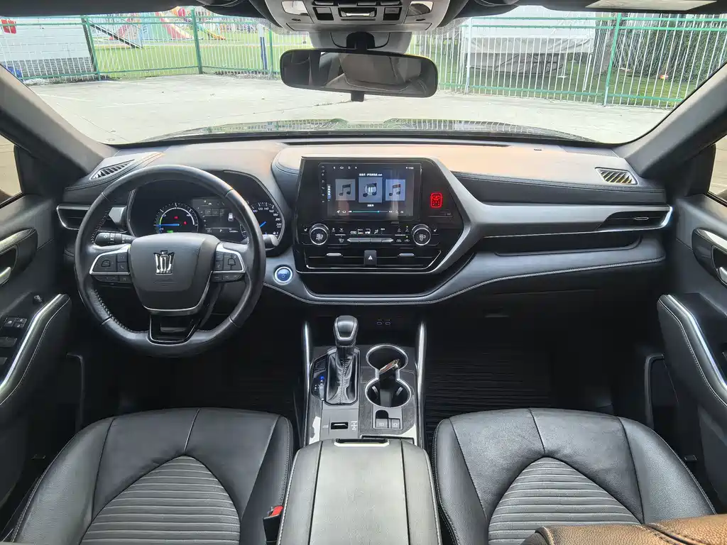 Toyota Crown Kluger — миниатюра 9