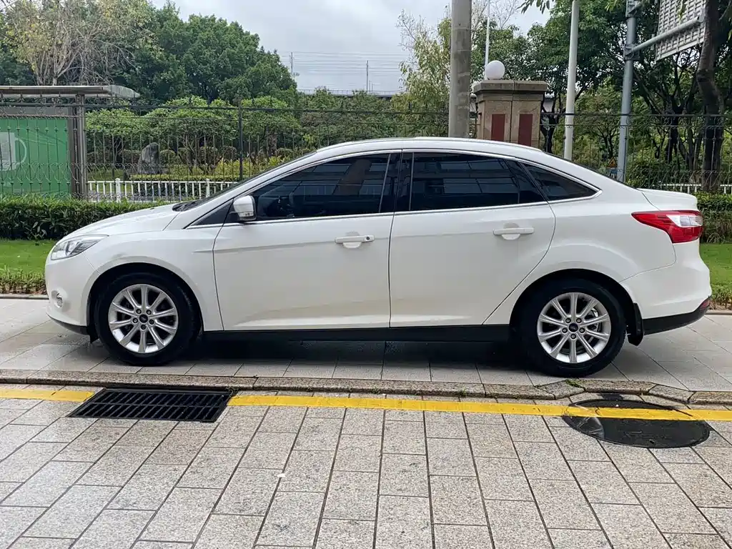 Ford Focus — миниатюра 7