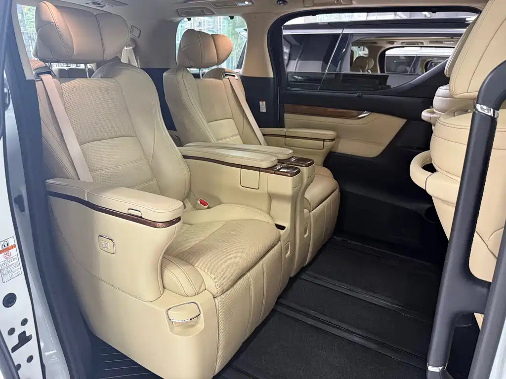 Toyota Alphard 2015 3.5L Luxury