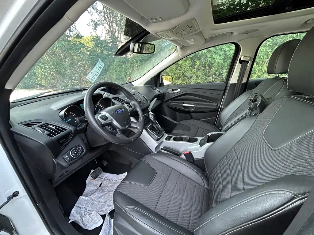 Ford Kuga — миниатюра 10