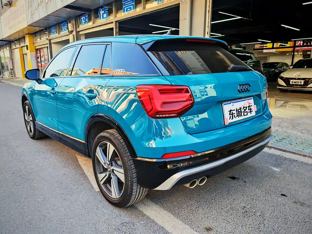 AUDI Q2L