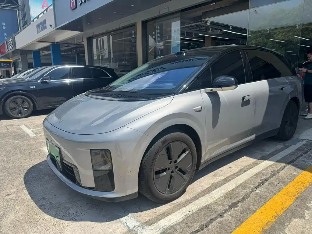 Li Auto Li i8