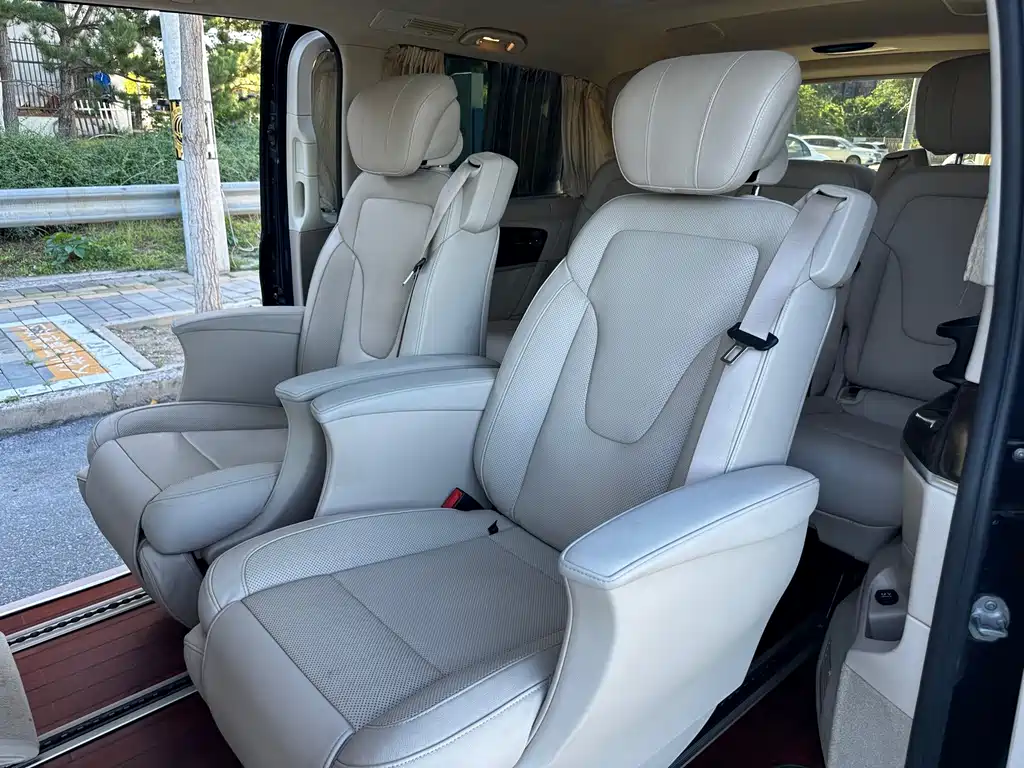 Mercedes-Benz V-Class — миниатюра 16