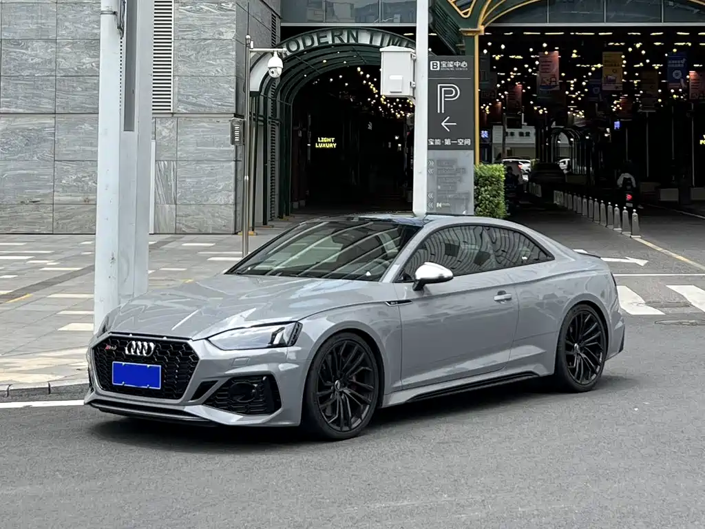 AUDI RS 5