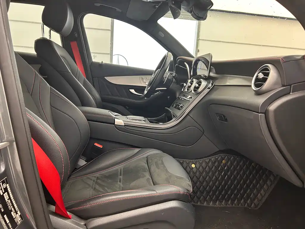 MERCEDES-BENZ GLC AMG