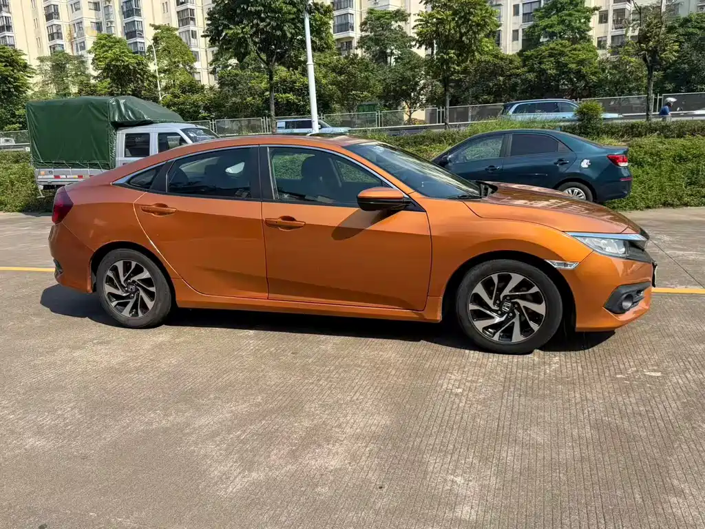 Honda Civic — миниатюра 7