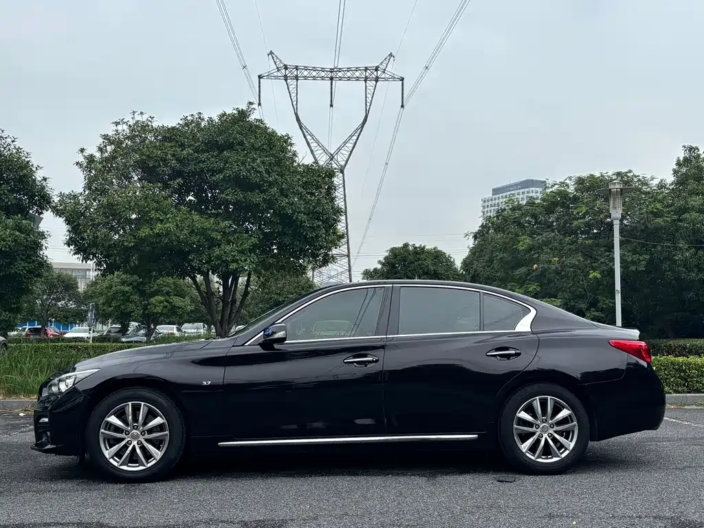 Infiniti Q50L — миниатюра 3