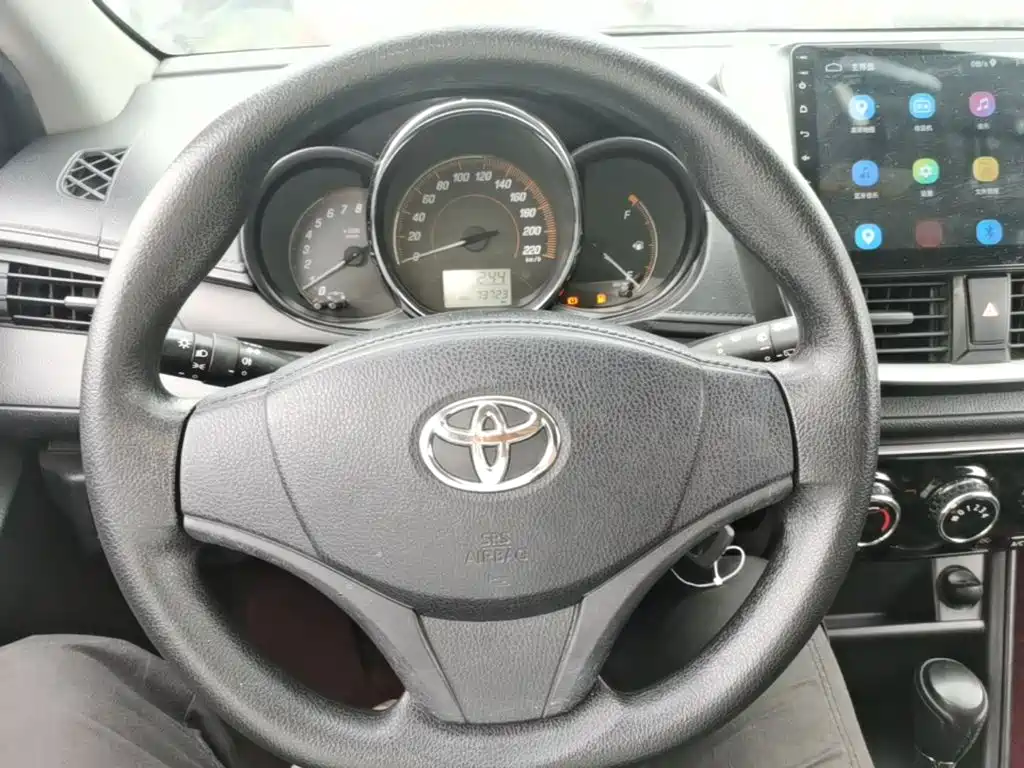 Toyota Yaris L — миниатюра 11